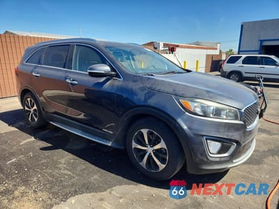 Czwarte zdjęcie samochodu z boku: 2017 KIA SORENTO EX V6 VIN:5XYPHDA52HG244361 - miniatura