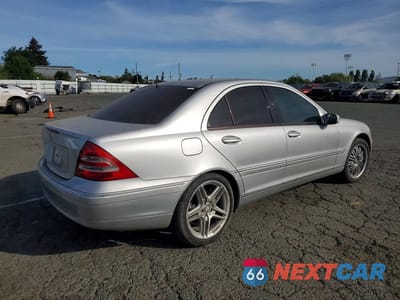 Trzecie zdjęcie samochodu z tyłu: 2003 MERCEDES-BENZ C 240 VIN:WDBRF61JX3E012954 - miniatura