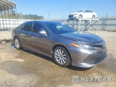 Czwarte zdjęcie samochodu z boku: 2018 TOYOTA CAMRY LE VIN:4T1B11HK1JU627409 - miniatura