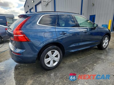 Trzecie zdjęcie samochodu z tyłu: 2022 VOLVO XC60 B5 MOMENTUM VIN:YV4L12RK1N1986745 - miniatura