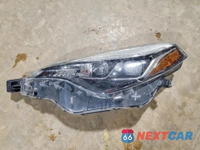 Zdjęcie 12 z 13 samochodu: 2017 TOYOTA COROLLA SE VIN:5YFBURHE7HP674200 - miniatura