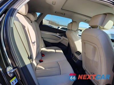Zdjęcie 11 z 13 samochodu: 2019 AUDI E-TRON PREMIUM PLUS VIN:WA1LAAGE9KB008956 - miniatura