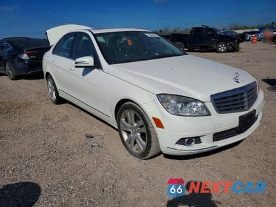 Czwarte zdjęcie samochodu z boku: 2010 MERCEDES-BENZ C 300 VIN:WDDGF5EB3AF429383 - miniatura