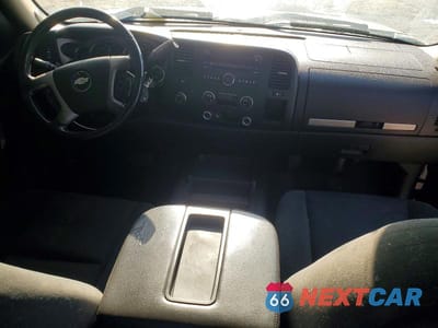 Zdjęcie 8 z 11 samochodu: 2007 CHEVROLET SILVERADO K1500 VIN:1GCEK19JX7Z525168 - miniatura