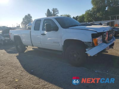 Czwarte zdjęcie samochodu z boku: 2012 GMC SIERRA K2500 SLE VIN:1GT220CG2CZ299860 - miniatura