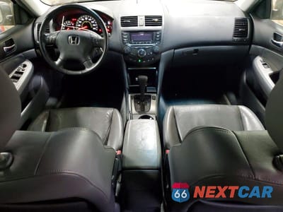 Zdjęcie 8 z 12 samochodu: 2005 HONDA ACCORD EX VIN:1HGCM66555A022327 - miniatura