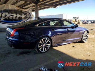 Trzecie zdjęcie samochodu z tyłu: 2018 JAGUAR XJ R - SPORT VIN:SAJWA1C72J8W17409 - miniatura