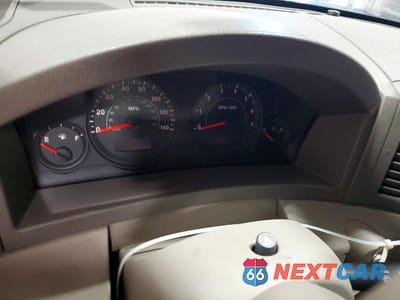 Zdjęcie 9 z 13 samochodu: 2005 JEEP GRAND CHEROKEE LAREDO VIN:1J4HS48N05C536760 - miniatura