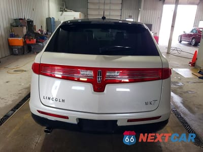 Zdjęcie 6 z 14 samochodu: 2015 LINCOLN MKT VIN:2LMHJ5FK5FBL03191 - miniatura