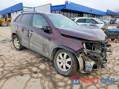 Czwarte zdjęcie samochodu z boku: 2012 KIA SORENTO LX VIN:5XYKTDA26CG226968 - miniatura