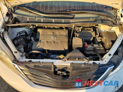 Zdjęcie 12 z 13 samochodu: 2011 TOYOTA SIENNA LE 8-PASSENGER VIN:5TDKK3DC4BS107898 - miniatura