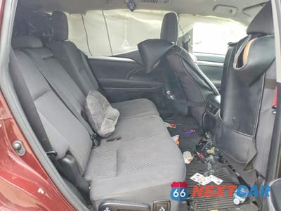 Zdjęcie 11 z 13 samochodu: 2019 TOYOTA HIGHLANDER LE VIN:5TDZARFH8KS053504 - miniatura