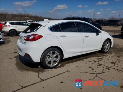 Trzecie zdjęcie samochodu z tyłu: 2018 CHEVROLET CRUZE PREMIER VIN:3G1BF6SM2JS643284 - miniatura