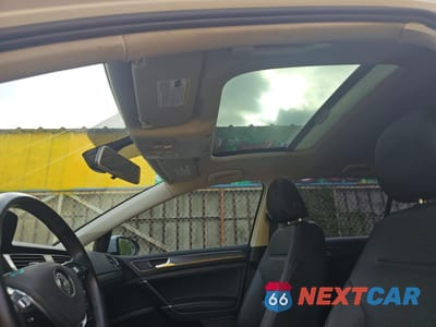 Zdjęcie 11 z 13 samochodu: 2018 VOLKSWAGEN GOLF S VIN:3VWG17AU3JM279221 - miniatura