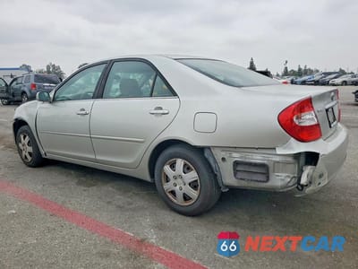 Drugie zdjęcie samochodu z przodu: 2002 TOYOTA CAMRY LE VIN:JTDBE32K420105377 - miniatura