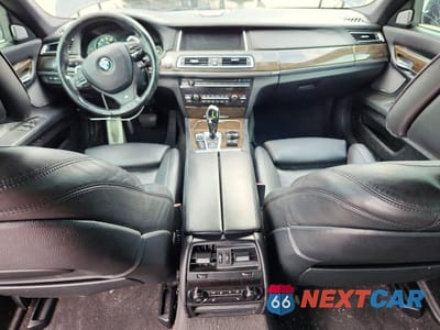 Zdjęcie 8 z 13 samochodu: 2014 BMW 750 LXI VIN:WBAYF8C54ED652950 - miniatura