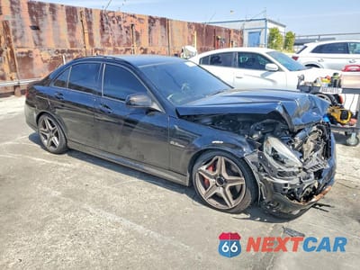 Czwarte zdjęcie samochodu z boku: 2009 MERCEDES-BENZ C 63 AMG VIN:WDDGF77X59F241724 - miniatura