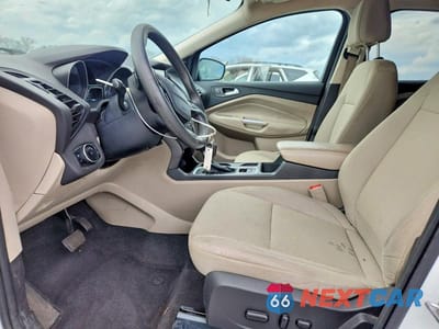 Zdjęcie 7 z 12 samochodu: 2017 FORD ESCAPE SE VIN:1FMCU9GD6HUC03943 - miniatura