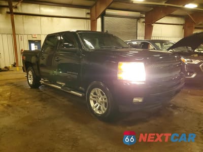 Czwarte zdjęcie samochodu z boku: 2011 CHEVROLET SILVERADO K1500 LTZ VIN:3GCPKTE39BG164049 - miniatura