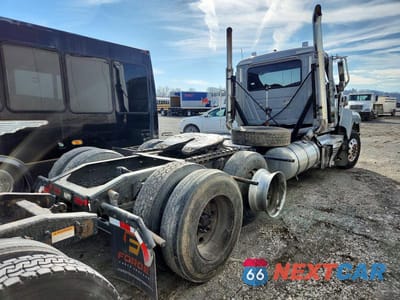 Czwarte zdjęcie samochodu z boku: 2020 MACK PINNACLE SEMI TRUCK VIN:1M1PN4GY8LM005334 - miniatura