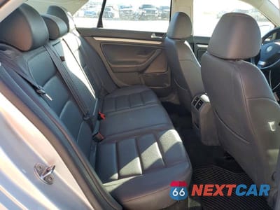 Zdjęcie 10 z 11 samochodu: 2008 VOLKSWAGEN JETTA SE VIN:3VWRM71K88M036366 - miniatura