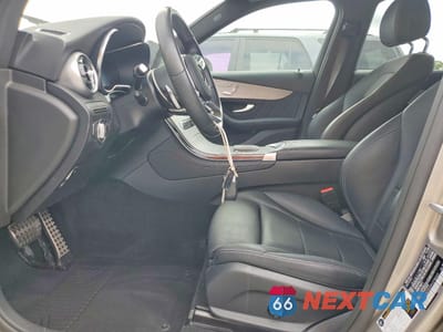 Zdjęcie 7 z 13 samochodu: 2021 MERCEDES-BENZ GLC 300 VIN:W1N0G8DB2MV278065 - miniatura