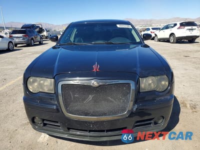 Piąte zdjęcie samochodu w środku: 2006 CHRYSLER 300C SRT-8 VIN:2C3LA73W06H330071 - miniatura