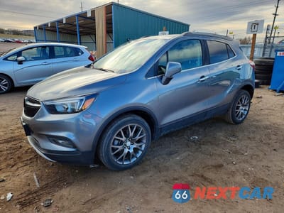 2020 BUICK ENCORE SPORT TOURING KL4CJ1SBXLB020161 - główne zdjęcie licytacji z USA - miniatura