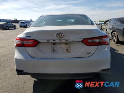Zdjęcie 6 z 13 samochodu: 2018 TOYOTA CAMRY LE VIN:4T1B11HK4JU019142 - miniatura