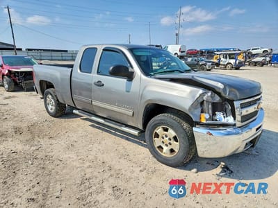 Czwarte zdjęcie samochodu z boku: 2012 CHEVROLET SILVERADO K1500 LT VIN:1GCRKSE76CZ278047 - miniatura