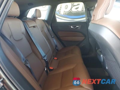 Zdjęcie 10 z 13 samochodu: 2022 VOLVO XC60 B5 MOMENTUM VIN:YV4L12RK3N1050500 - miniatura