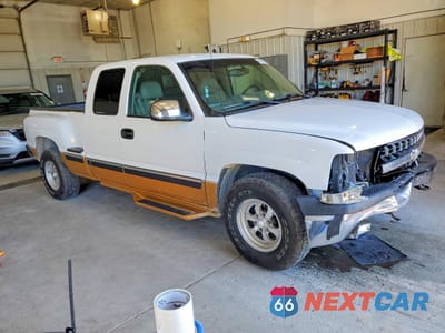 Czwarte zdjęcie samochodu z boku: 2000 CHEVROLET SILVERADO K1500 VIN:2GCEK19T5Y1349836 - miniatura