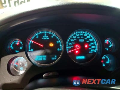 Zdjęcie 9 z 13 samochodu: 2011 CHEVROLET SUBURBAN K1500 LT VIN:1GNSKJE3XBR309170 - miniatura