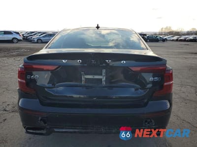 Zdjęcie 6 z 12 samochodu: 2022 VOLVO S60 B5 MOMENTUM VIN:7JRL12TZXNG157910 - miniatura