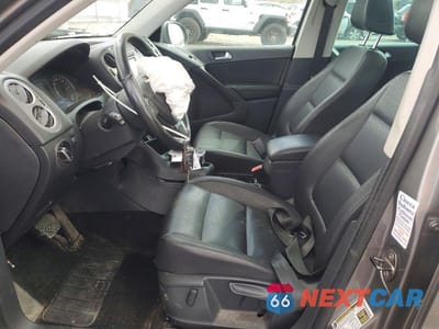 Zdjęcie 7 z 12 samochodu: 2011 VOLKSWAGEN TIGUAN S VIN:WVGBV7AX8BW513703 - miniatura