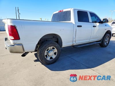 Trzecie zdjęcie samochodu z tyłu: 2016 RAM 2500 ST VIN:3C6UR5CJ7GG305596 - miniatura