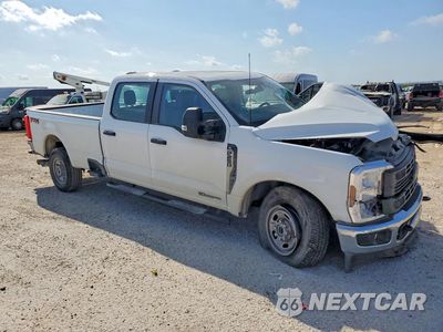 Czwarte zdjęcie samochodu z boku: 2024 FORD F250 SUPER DUTY VIN:1FT7W2BT2RED03331 - miniatura