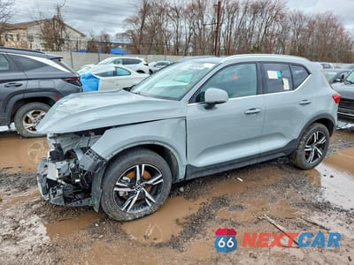 2025 VOLVO XC40 CORE YV4L12UJ0S2569606 - główne zdjęcie licytacji z USA - miniatura