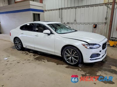 Czwarte zdjęcie samochodu z boku: 2017 VOLVO S90 T6 MOMENTUM VIN:YV1A22MK2H1011846 - miniatura