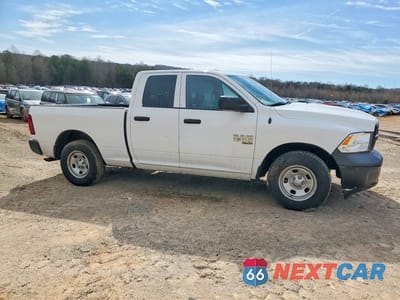 Czwarte zdjęcie samochodu z boku: 2019 RAM 1500 CLASSIC TRADESMAN VIN:1C6RR6FG9KS600650 - miniatura