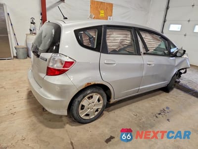 Trzecie zdjęcie samochodu z tyłu: 2013 HONDA FIT VIN:JHMGE8H3XDC079046 - miniatura