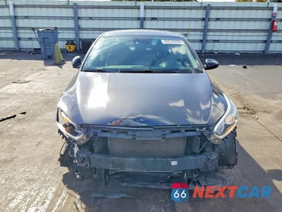 Piąte zdjęcie samochodu w środku: 2021 KIA FORTE FE VIN:3KPF24AD7ME275018 - miniatura
