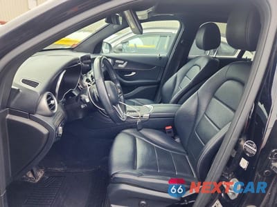 Zdjęcie 7 z 13 samochodu: 2020 MERCEDES-BENZ GLC 350E VIN:W1N0G5DB8LF818171 - miniatura