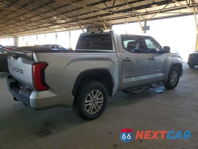 Trzecie zdjęcie samochodu z tyłu: 2022 TOYOTA TUNDRA SR5 VIN:5TFLA5AB5NX018225 - miniatura