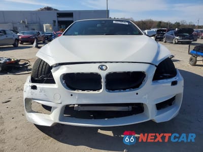 Piąte zdjęcie samochodu w środku: 2015 BMW M6 VIN:WBSLZ9C57FD651473 - miniatura