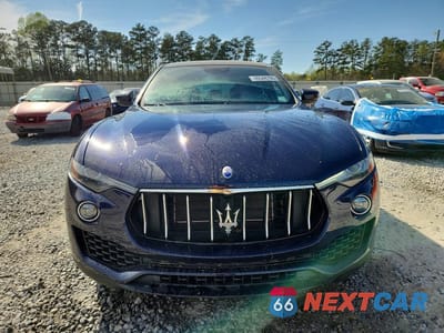 Piąte zdjęcie samochodu w środku: 2018 MASERATI LEVANTE VIN:ZN661XUA2JX297217 - miniatura