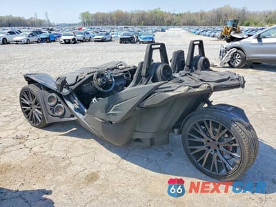 Drugie zdjęcie samochodu z przodu: 2019 POLARIS SLINGSHOT SL VIN:57XAAPFA0K8135663 - miniatura