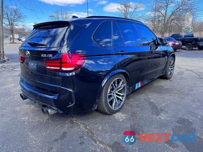 Czwarte zdjęcie samochodu z boku: 2017 BMW X5 M VIN:5YMKT6C35H0X20731 - miniatura