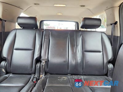 Zdjęcie 10 z 12 samochodu: 2008 CHEV SUBURBAN VIN:1GNFC16078J245695 - miniatura