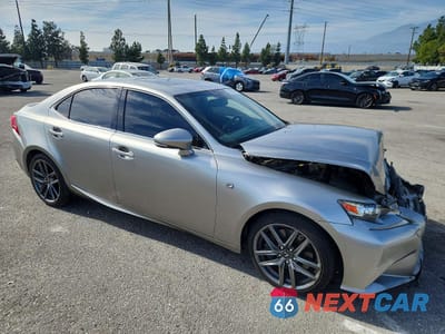 Czwarte zdjęcie samochodu z boku: 2016 LEXUS IS 200T BASE VIN:JTHBA1D28G5006423 - miniatura